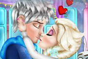 game Jack and Elsa College Kiss