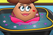 game Pou Girl Bathing